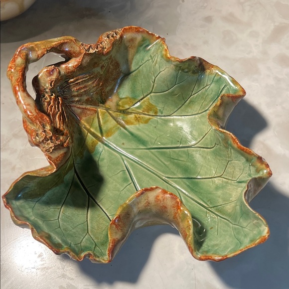 Artisan Green and Brown Leaf Ceramic Bowl TRINKET DISH ARTSY DECORATION 9 x 9x3